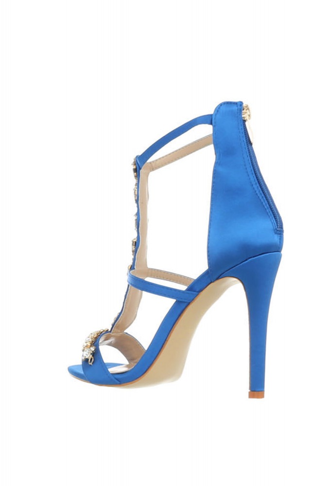 Sandali s kristalno dekoracijo